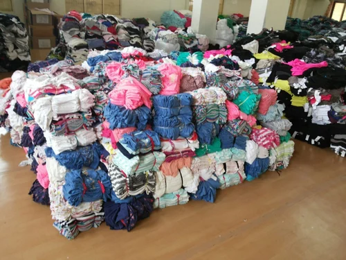 Surplus Garments – Unsold Inventory (per 20 kg)